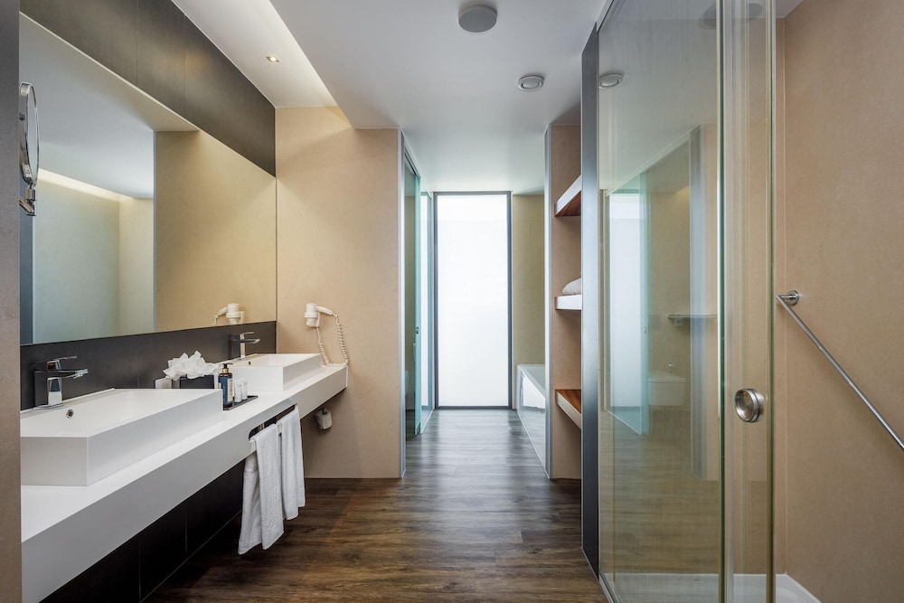Jupiter Marina Hotel - Couples & Spa — Hotel rooms in Portimão, Faro