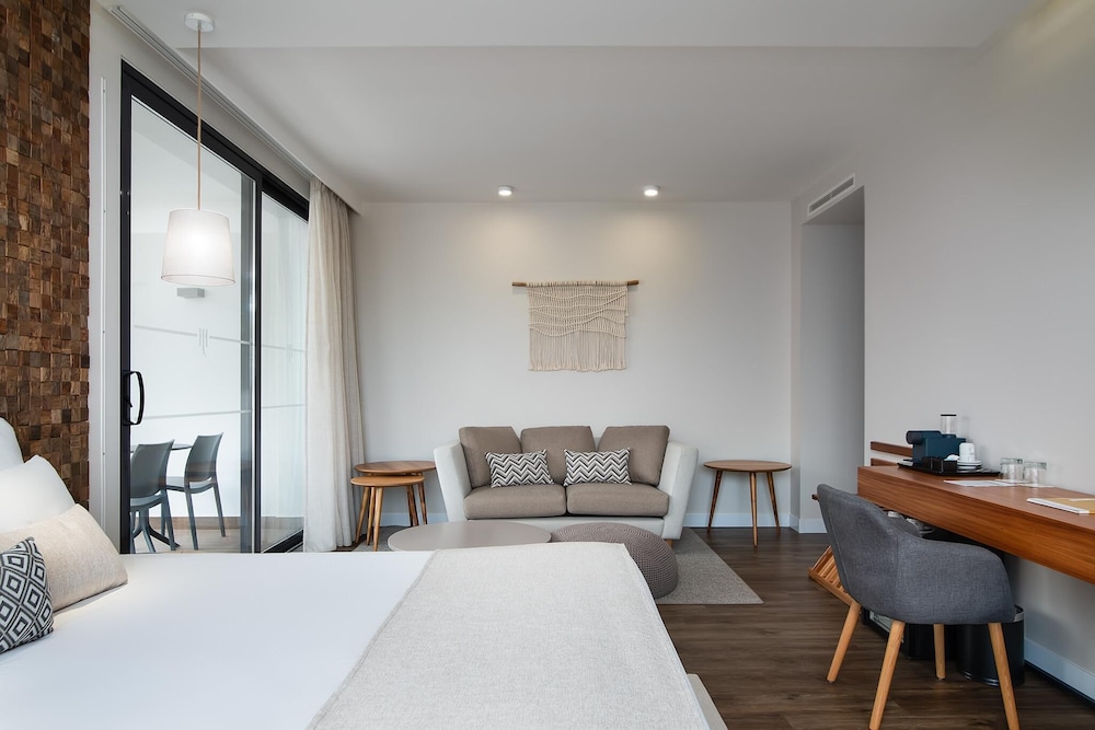 Jupiter Marina Hotel - Couples & Spa — Hotel rooms in Portimão, Faro