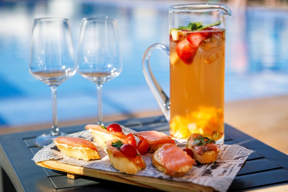 Jupiter Marina Hotel - Couples & Spa — Restaurant & bars in Portimão, Faro