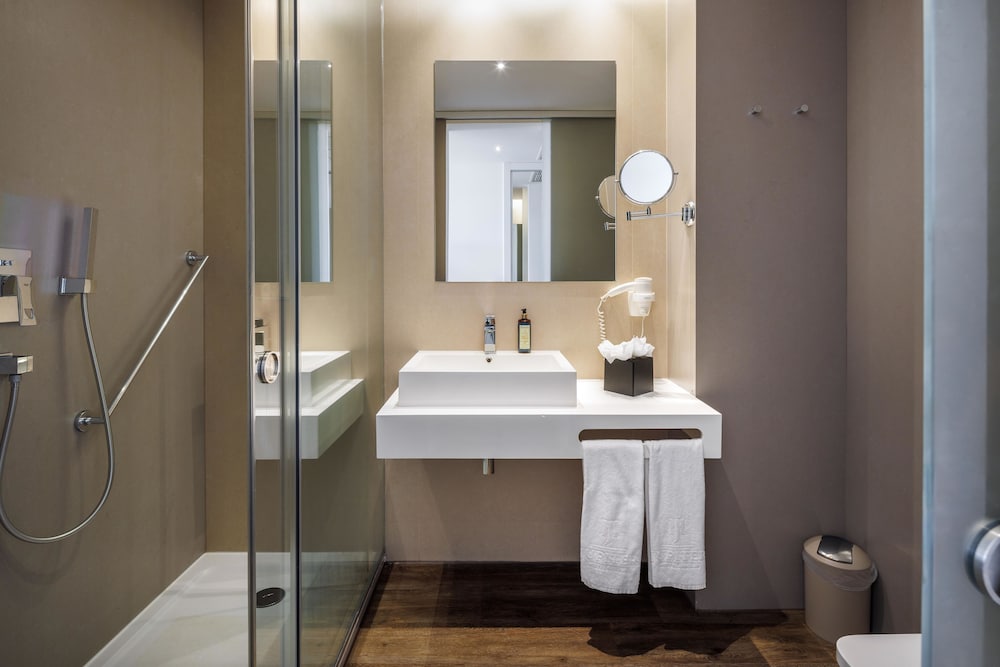 Jupiter Marina Hotel - Couples & Spa — Hotel rooms in Portimão, Faro