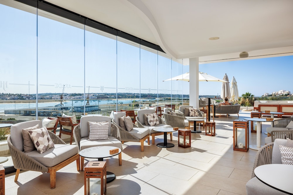 Jupiter Marina Hotel - Couples & Spa — Restaurant & bars in Portimão, Faro