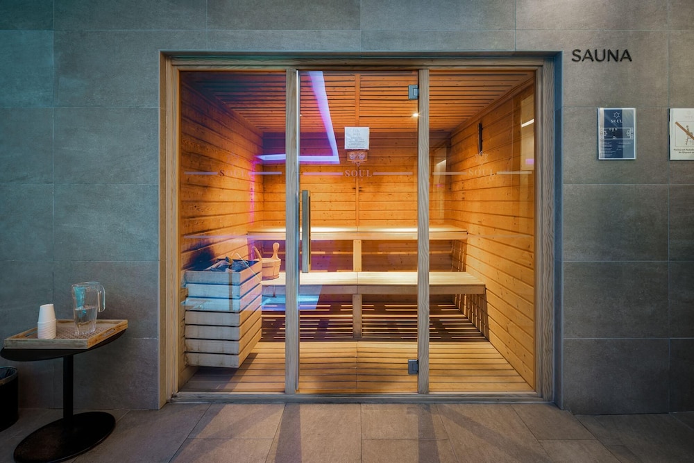 Jupiter Marina Hotel - Couples & Spa — Hotel rooms in Portimão, Faro