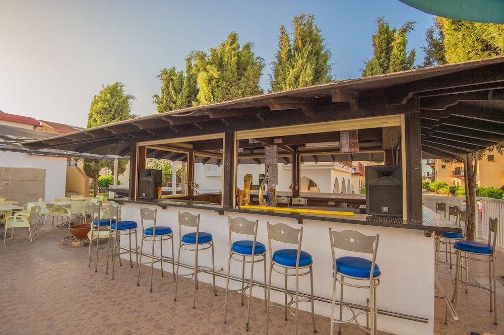 Windmills Hotel Apartments — Restaurant & bars in Protaras, Famagusta Region