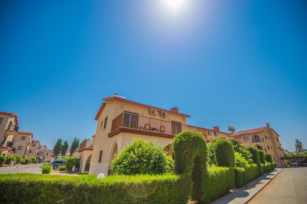 Windmills Hotel Apartments — Hotel building in Protaras, Famagusta Region
