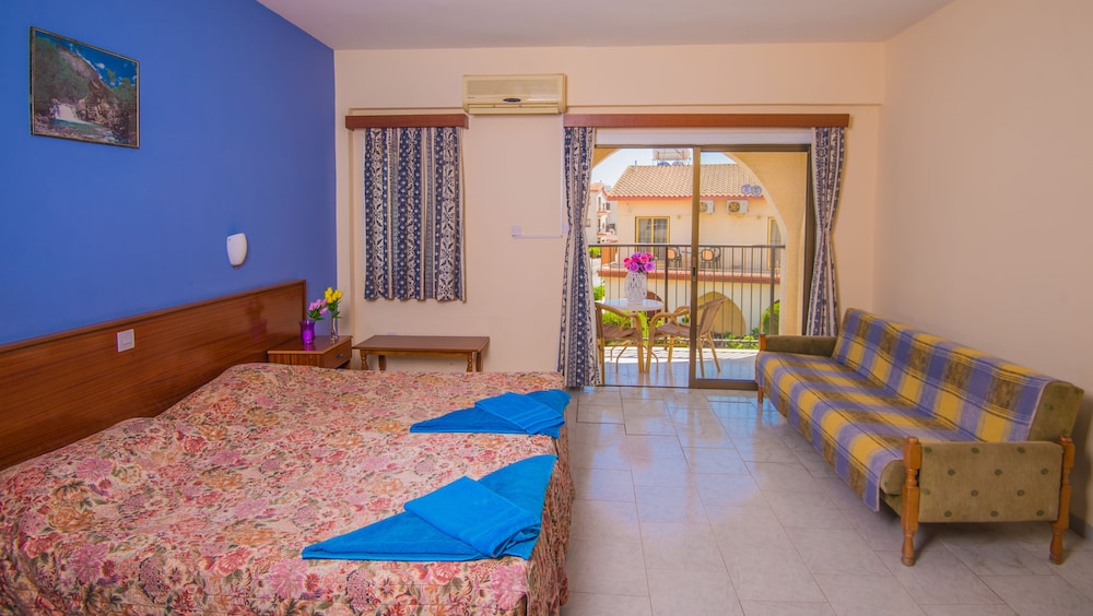 Windmills Hotel Apartments — Hotel rooms in Protaras, Famagusta Region
