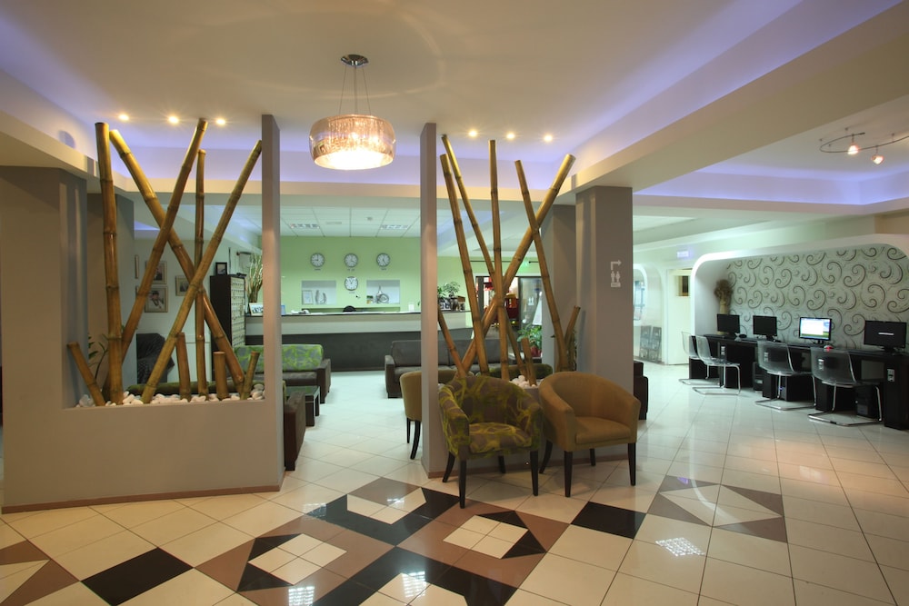 Windmills Hotel Apartments — Hotel building in Protaras, Famagusta Region
