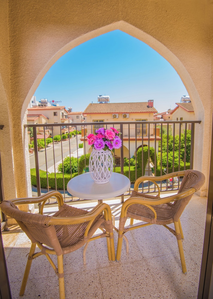 Windmills Hotel Apartments — Hotel rooms in Protaras, Famagusta Region