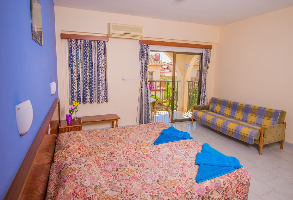 Windmills Hotel Apartments — Hotel rooms in Protaras, Famagusta Region
