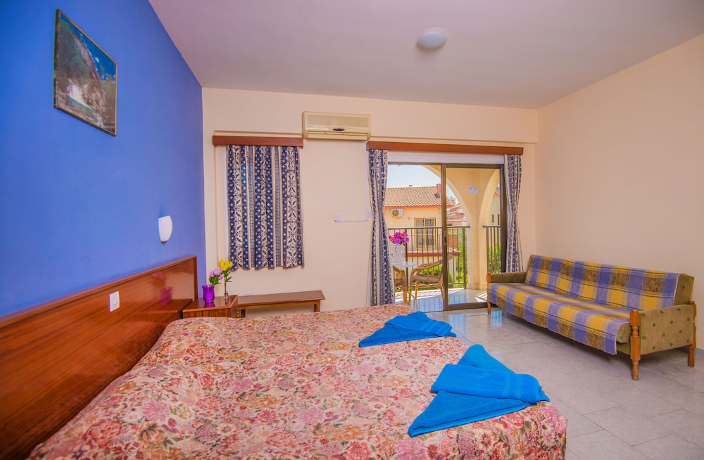 Windmills Hotel Apartments — Hotel rooms in Protaras, Famagusta Region