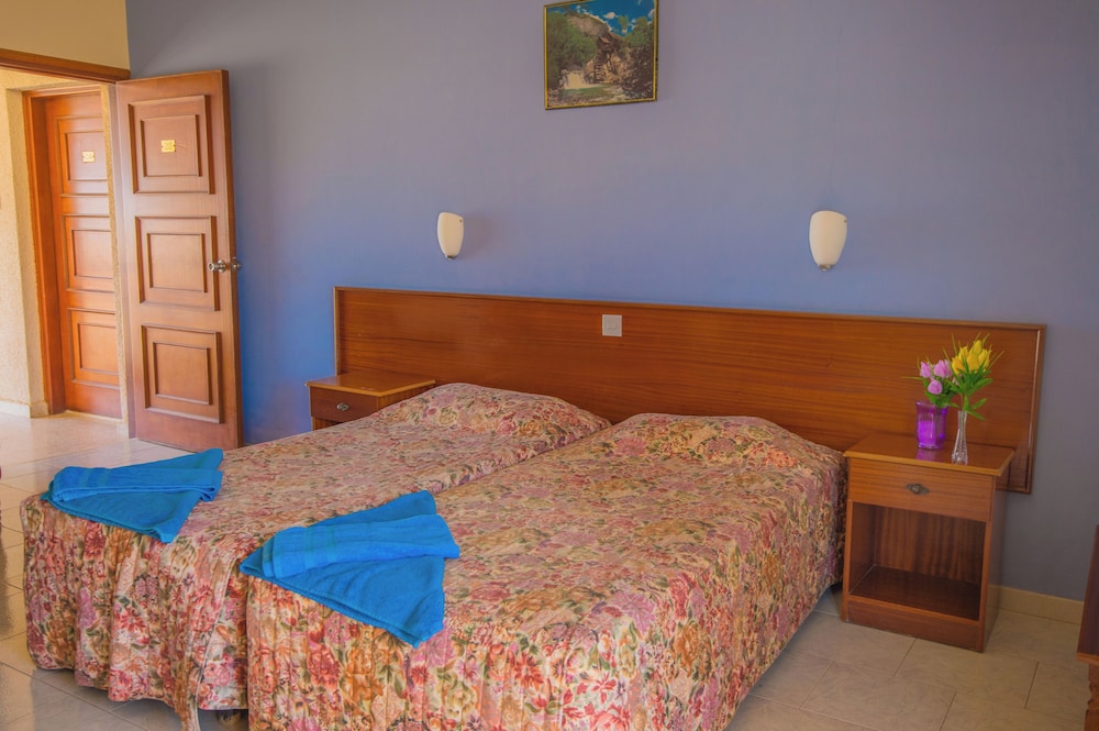 Windmills Hotel Apartments — Hotel rooms in Protaras, Famagusta Region