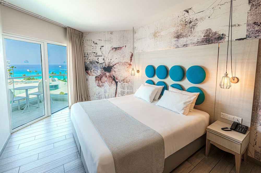 Vangelis Hotel & Suites — Hotel rooms in Protaras, Famagusta Region