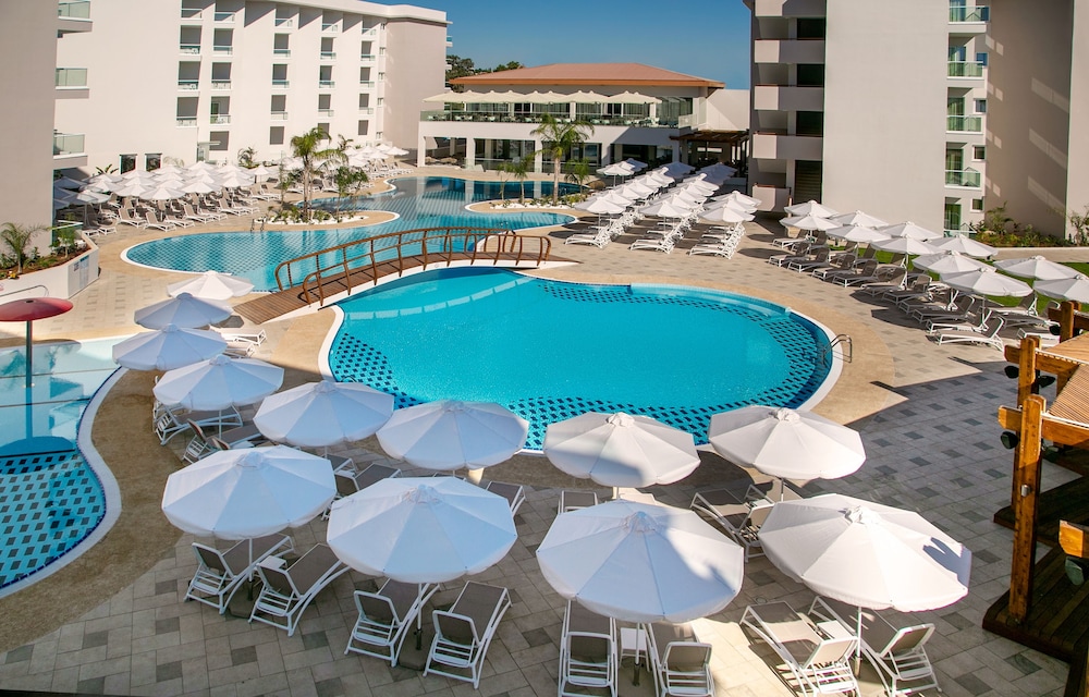 Vangelis Hotel & Suites — Swimming pool in Protaras, Famagusta Region