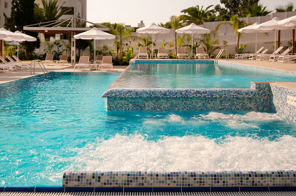 Vangelis Hotel & Suites — Swimming pool in Protaras, Famagusta Region