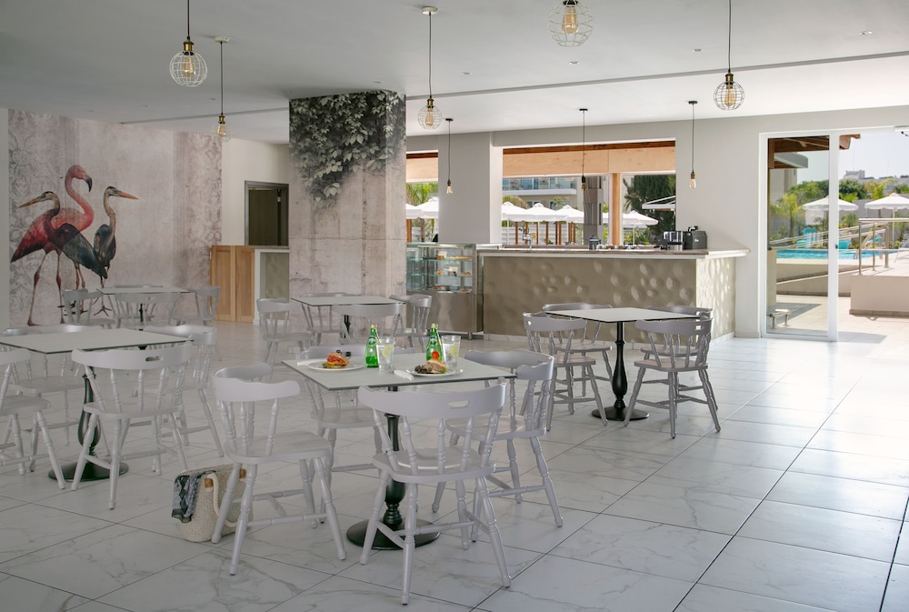 Vangelis Hotel & Suites — Restaurant & bars in Protaras, Famagusta Region