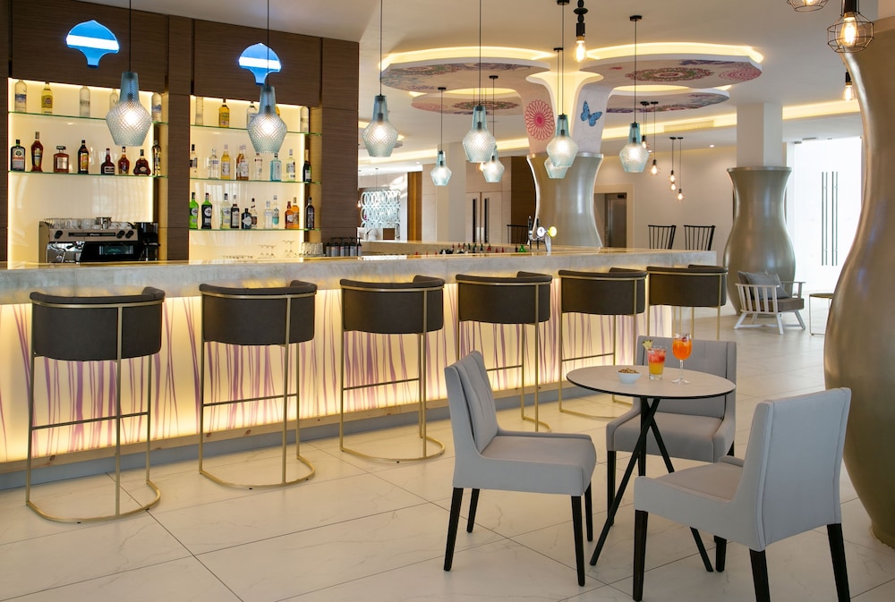 Vangelis Hotel & Suites — Restaurant & bars in Protaras, Famagusta Region