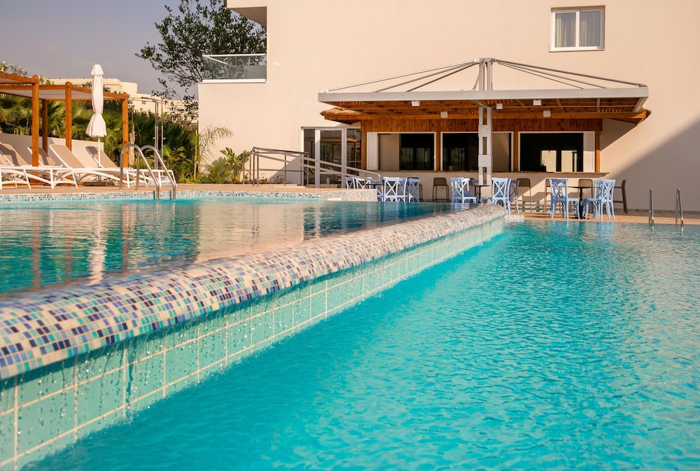Vangelis Hotel & Suites — Swimming pool in Protaras, Famagusta Region
