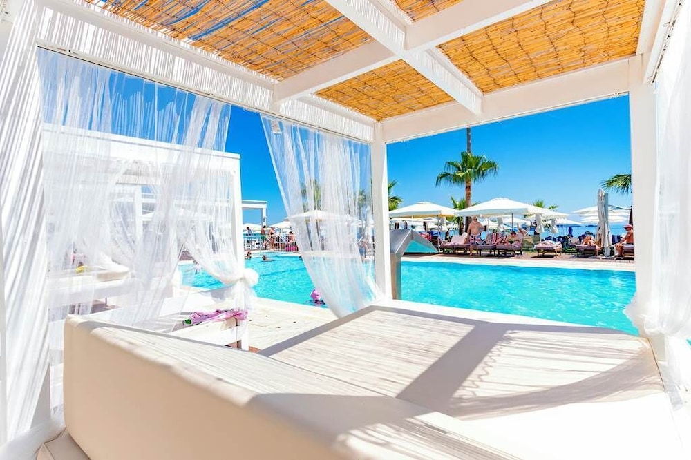 Silver Sands Beach Hotel — Pool in Protaras, Famagusta Region