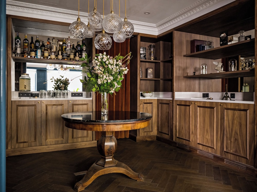 Hotel Duquesne Eiffel — Restaurant & bars in Paris, Ile-de-France