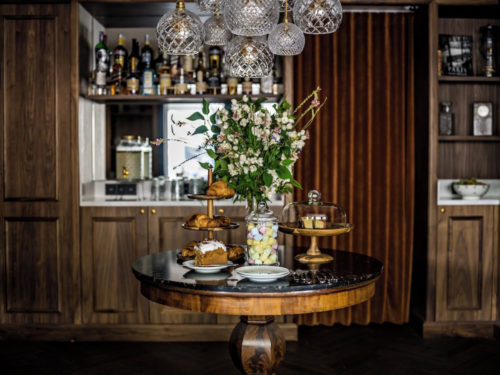 Hotel Duquesne Eiffel — Restaurant & bars in Paris, Ile-de-France