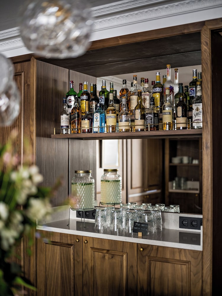 Hotel Duquesne Eiffel — Restaurant & bars in Paris, Ile-de-France