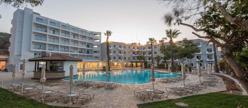 Narcissos Waterpark Resort — Swimming pool in Protaras, Famagusta Region