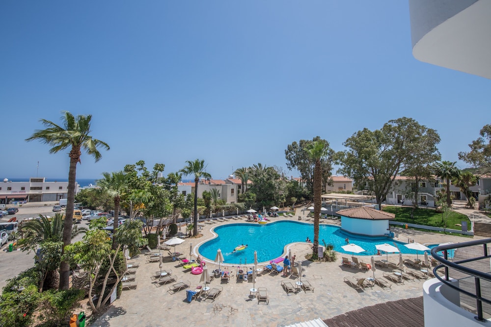 Narcissos Waterpark Resort — Swimming pool in Protaras, Famagusta Region