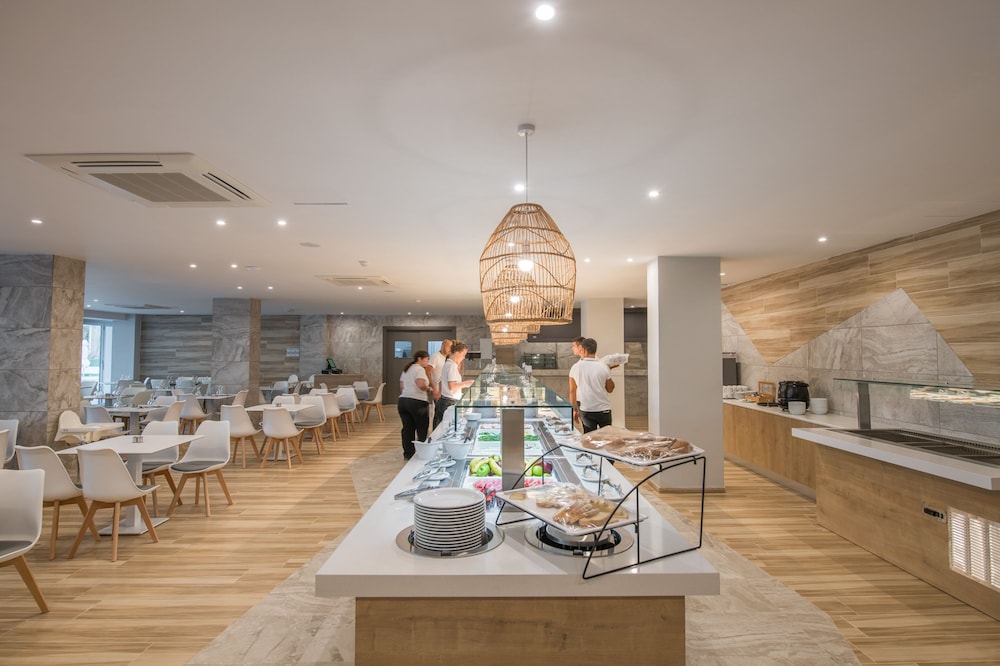 Narcissos Waterpark Resort — Restaurant & bars in Protaras, Famagusta Region