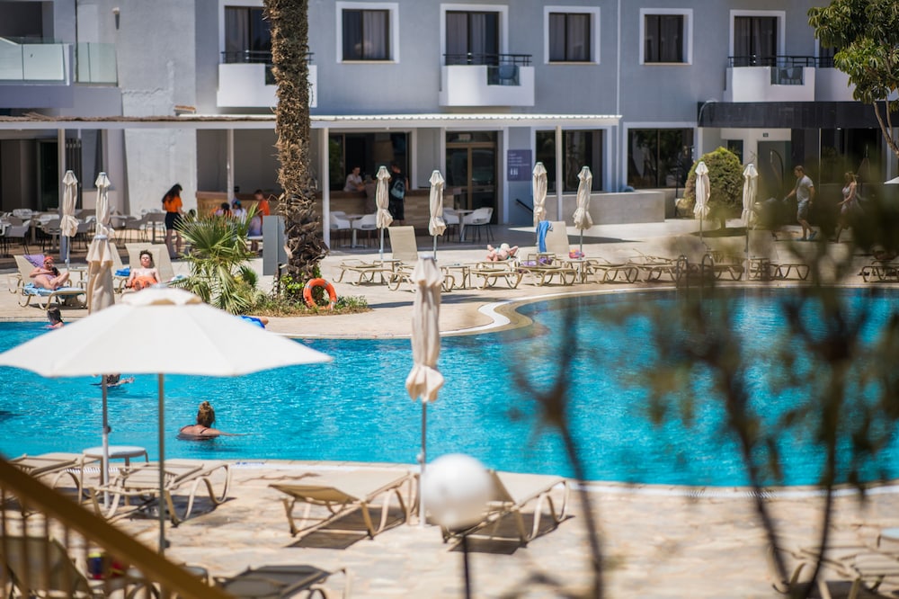 Narcissos Waterpark Resort — Swimming pool in Protaras, Famagusta Region