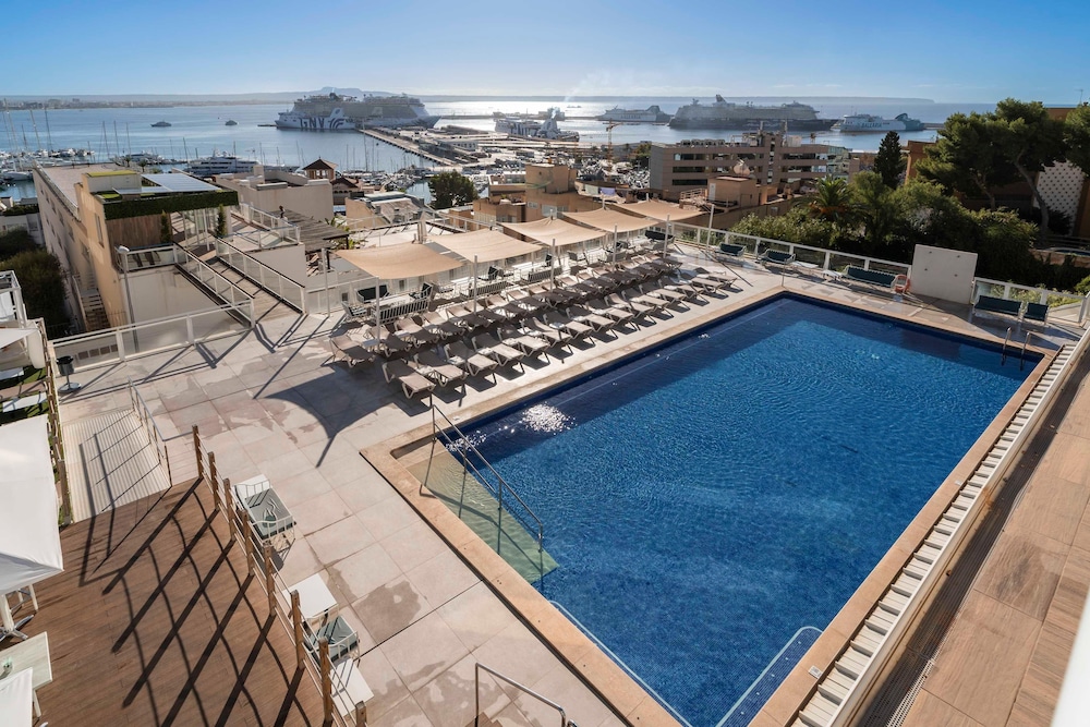 Hotel Amic Horizonte — Swimming pool in Palma de Mallorca, Balearic Islands
