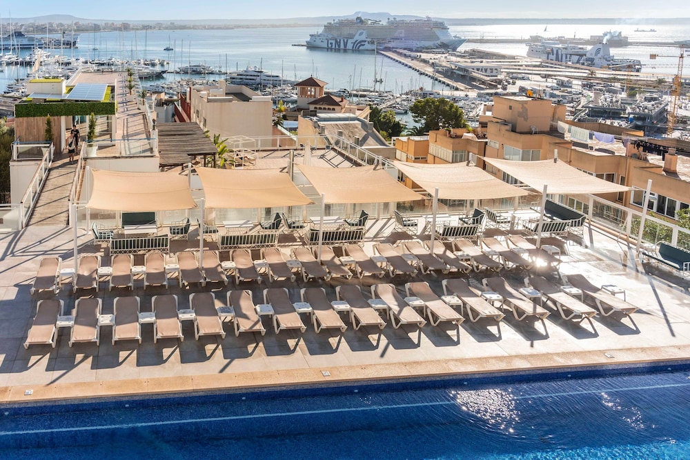 Hotel Amic Horizonte — Hotel building in Palma de Mallorca, Balearic Islands