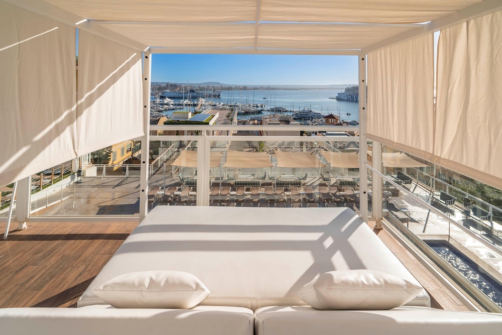 Hotel Amic Horizonte — Hotel rooms in Palma de Mallorca, Balearic Islands