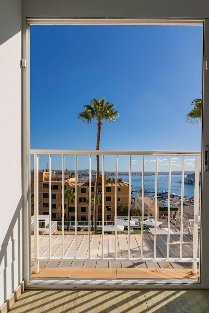Hotel Amic Horizonte — Hotel rooms in Palma de Mallorca, Balearic Islands