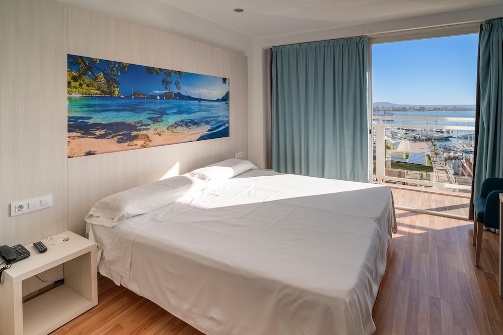 Hotel Amic Horizonte — Hotel rooms in Palma de Mallorca, Balearic Islands