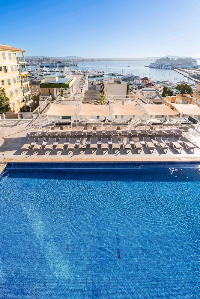 Hotel Amic Horizonte — Swimming pool in Palma de Mallorca, Balearic Islands