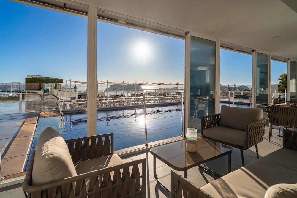 Hotel Amic Horizonte — Hotel rooms in Palma de Mallorca, Balearic Islands