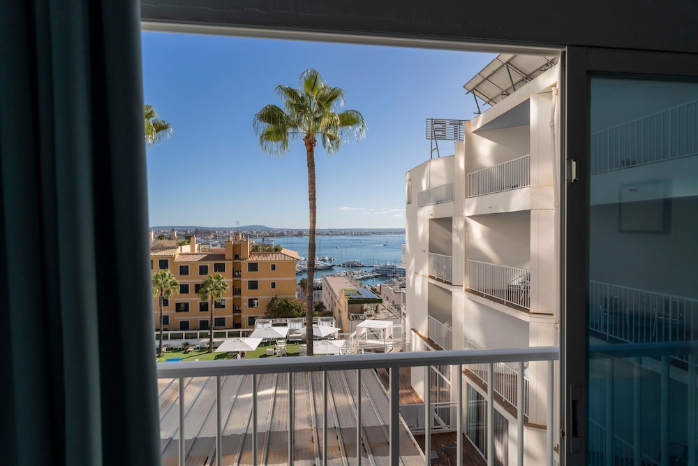 Hotel Amic Horizonte — Hotel rooms in Palma de Mallorca, Balearic Islands