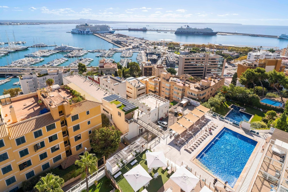 Hotel Amic Horizonte — Hotel building in Palma de Mallorca, Balearic Islands