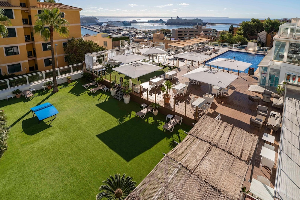 Hotel Amic Horizonte — Hotel building in Palma de Mallorca, Balearic Islands
