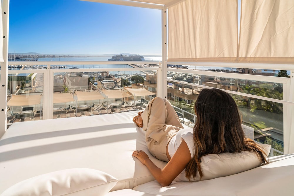 Hotel Amic Horizonte — Hotel rooms in Palma de Mallorca, Balearic Islands