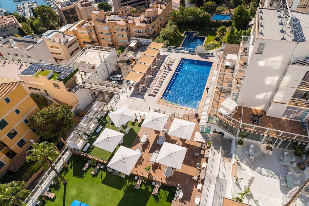 Hotel Amic Horizonte — Swimming pool in Palma de Mallorca, Balearic Islands