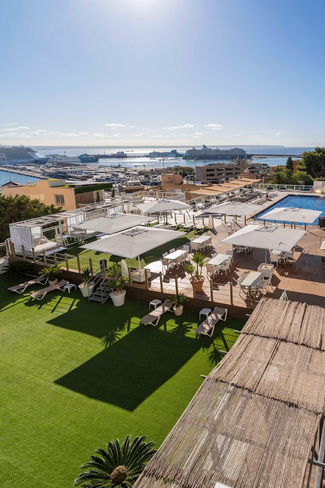 Hotel Amic Horizonte — Swimming pool in Palma de Mallorca, Balearic Islands