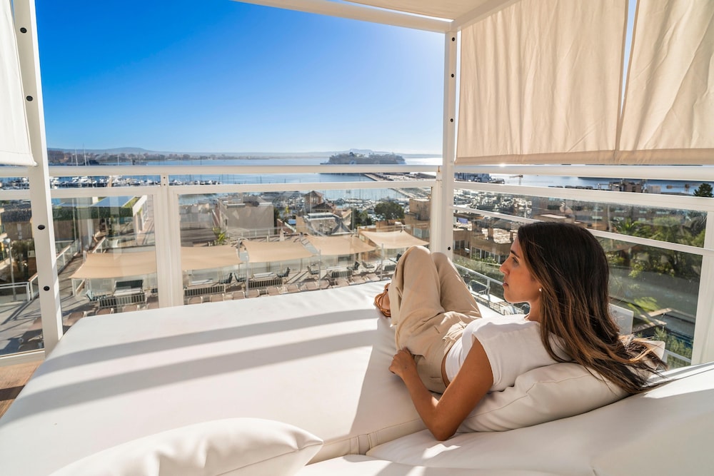 Hotel Amic Horizonte — Hotel rooms in Palma de Mallorca, Balearic Islands