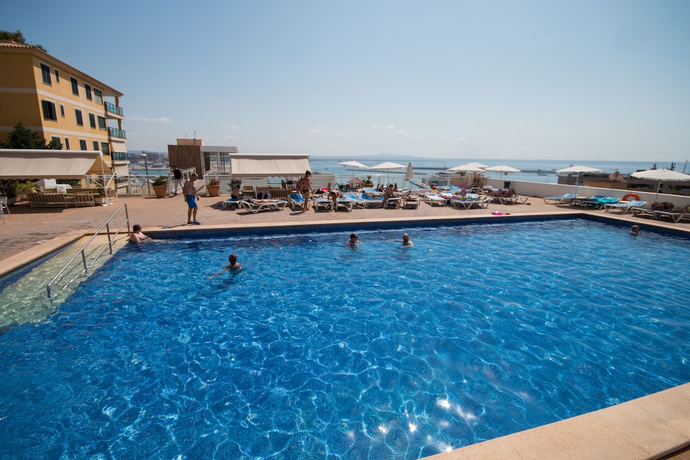 Hotel Amic Horizonte — Swimming pool in Palma de Mallorca, Balearic Islands