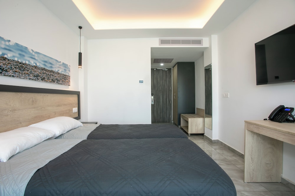 Papouis Protaras Hotel — Hotel rooms in Protaras, Famagusta Region