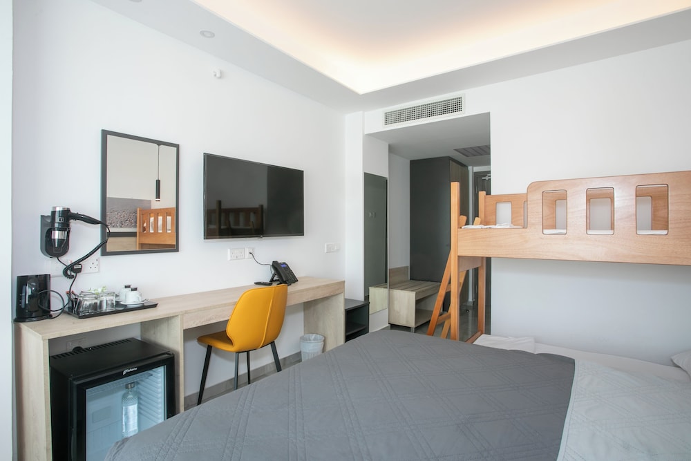Papouis Protaras Hotel — Hotel rooms in Protaras, Famagusta Region