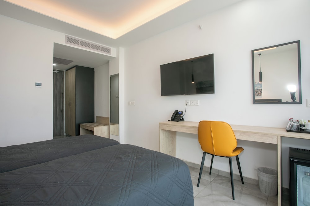 Papouis Protaras Hotel — Hotel rooms in Protaras, Famagusta Region