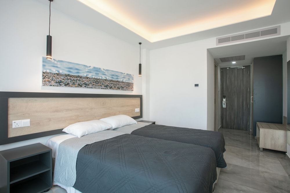 Papouis Protaras Hotel — Hotel rooms in Protaras, Famagusta Region
