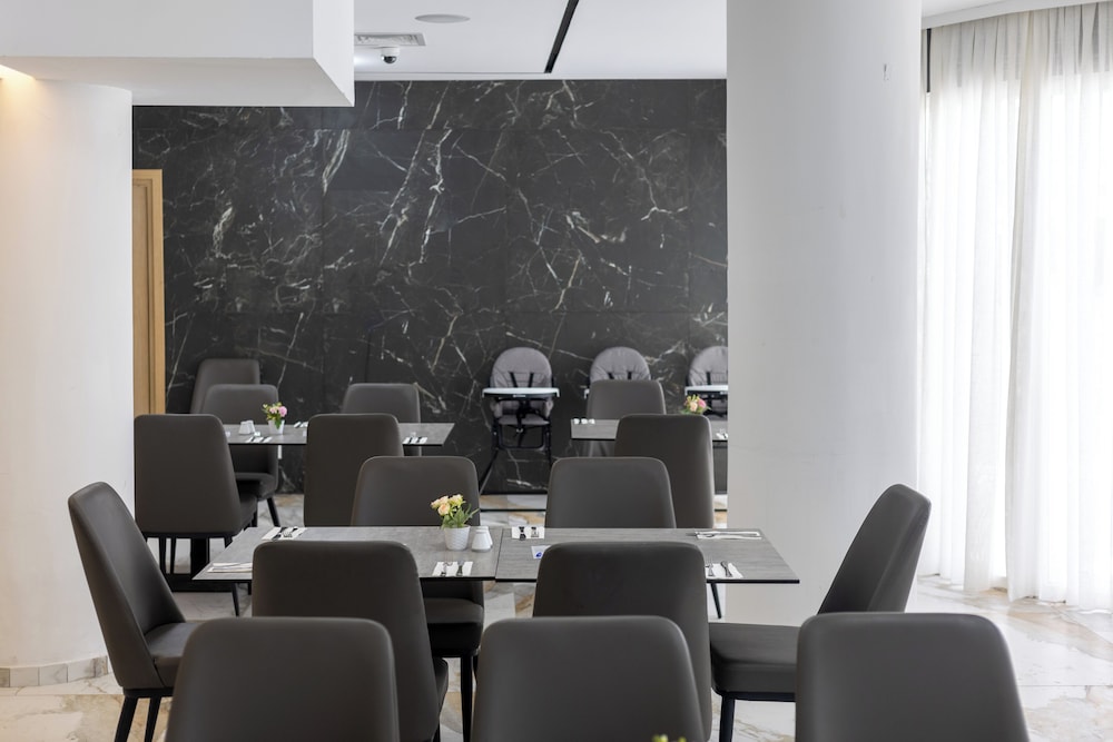 Papouis Protaras Hotel — Restaurant & bars in Protaras, Famagusta Region