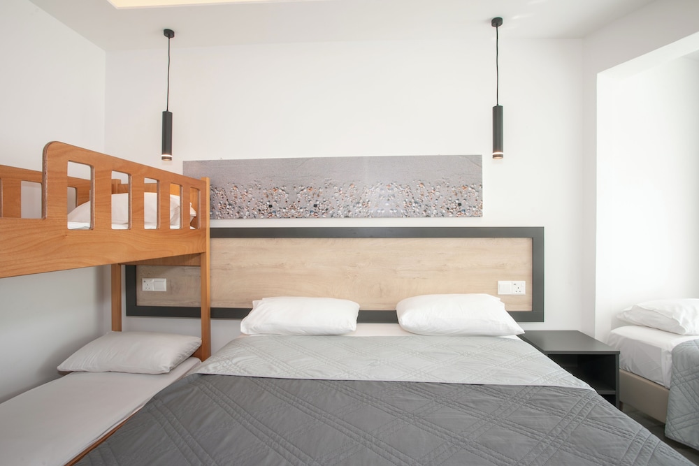 Papouis Protaras Hotel — Hotel rooms in Protaras, Famagusta Region