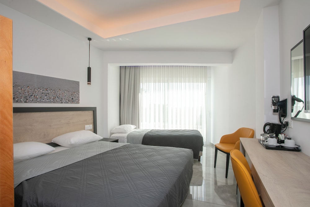 Papouis Protaras Hotel — Hotel rooms in Protaras, Famagusta Region